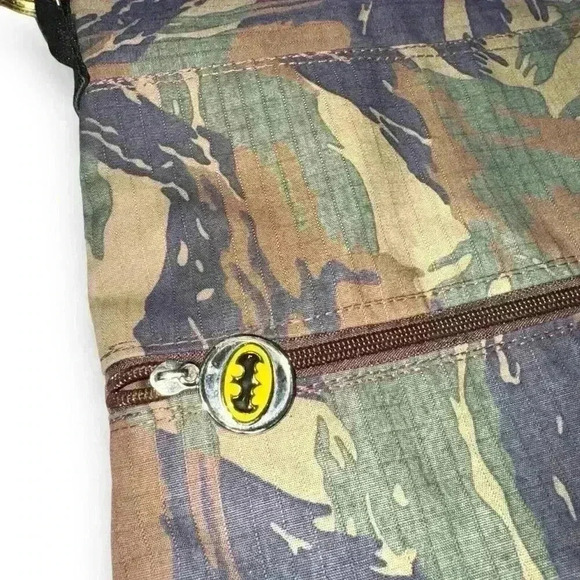 VTG Camouflage DC Comics Zip Cross Body Tote Bag Y2K Skater Streetwear Going Out - Picture 3 of 10